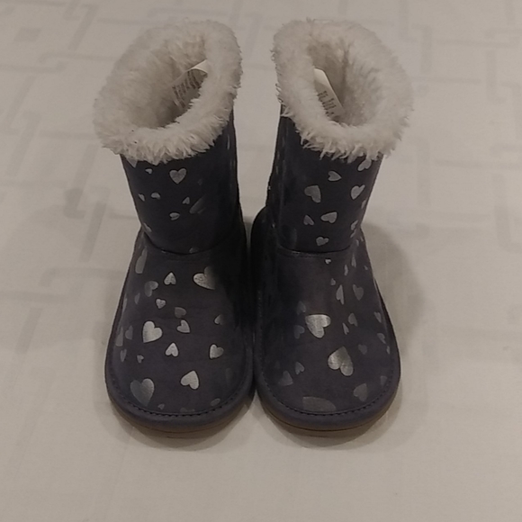 Gymboree Grey Faux Fur Boots With Hearts Size 5 - Picture 2 of 7